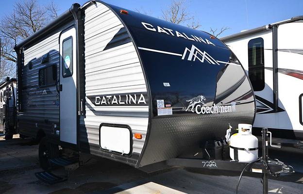 2024 Catalina Summit Series 7 164BHX RV rental photo 1