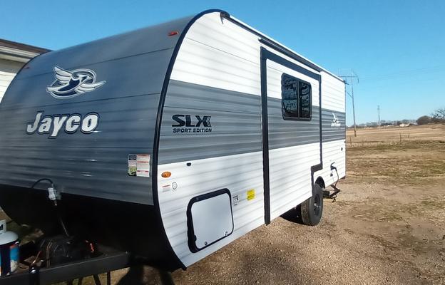 2026 LIGHTWEIGHT - SLEEPS 8 ANY TRUCK CAN PULL!
