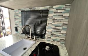 *FULLY LOADED* Adventure ready family RV, Easy Tow
