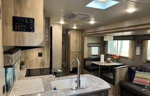 2021 Coachmen Catalina Legacy Edition travel trailer 38 ft