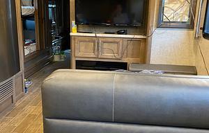 2020 Thor Motor Coach Miramar - 37.1 foot