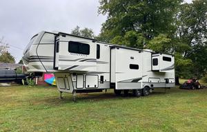 2022 Keystone RV Montana 3761FL