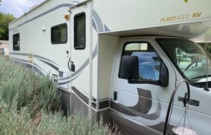Wild Blue Yonder 2000 Fleetwood Tioga Class C!