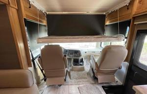 Beautiful luxury RV is Kid and Pet friendly!