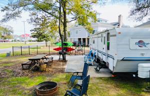 All-Inclusive Travel Trailer Getaway By The Marsh!