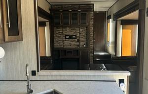 2019 Arctic Wolf 305ML6 | Sleeps 6 | 2 A/C