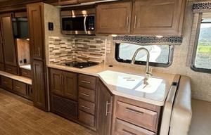2022 Thor Motor Coach Omni BH35