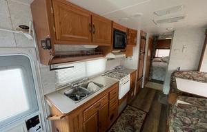 2003 Coachmen RV Leprechaun Premier 311FS Ford 450