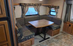 23' ROCKWOOD ROO SLEEPS 10 COMES FULLY STOCKED