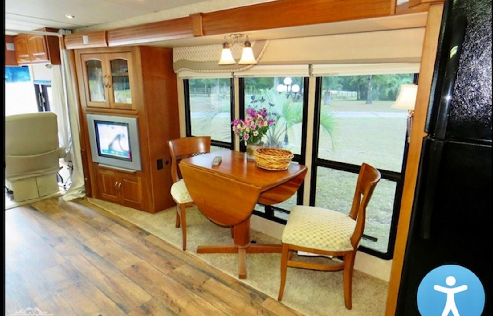 2005 Winnebago Horizon 40A