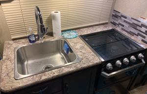 "Tiny" 2019 Thor Motor Coach Freedom Traveler 24HE