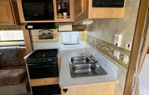 2007 Thor Wave BH RV rental photo 3