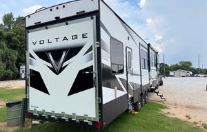 Spacious Toy Hauler • View Deck • Sleeps 10