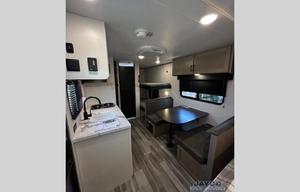 Cozy 2026 Jayco Jayflight SLX, amazing camper!