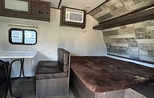2021 Coleman RV Camper Trailer MODERN sleeps 4-5