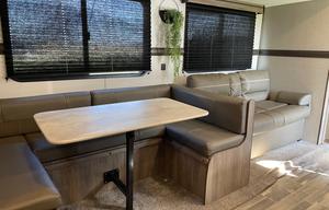 2021 Zinger Lite ZR270BH Travel Trailer RV Rental