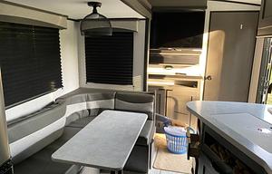 2022 Cruiser Embrace EL252 RV rental photo 7
