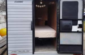 Easy Tow Sunray Classic-Queen Bed, Outdoor Kitchen