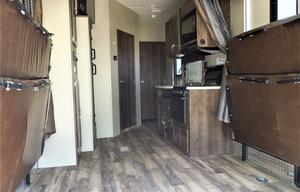 2016 Palomino Puma 22-RB RV rental photo 3