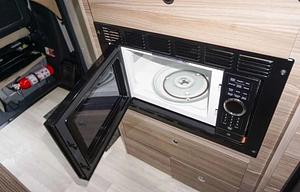 2020 Winnebago Boldt 70BL 4x4