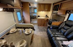 MIRA - 2017 Winnebago Minnie Winnie 31H