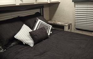 2022 Thor w/ Bunk Beds