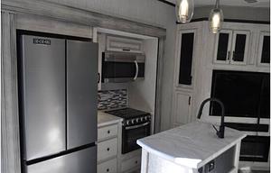 Grand- Elegant Glamping
