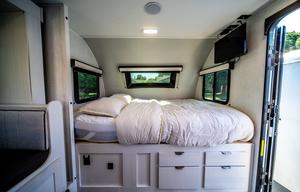 Roomy Trailer Under 5,000 lb! (Sleeps 6 & Delivery)