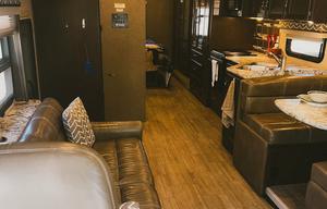 2019 Freedom Traveler—Spacious Family RV