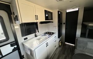Cozy 2026 Jayco Jayflight SLX, amazing camper!