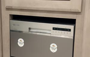 Pet Friendly 2026 Jayco Pinnacle *Delivery Only*