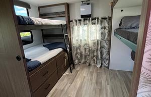 Big Merla Sleeps 7 and Bring your Furry Friends