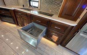 LUXURY RV