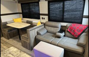 2022 Zinger 2 BR Bunkhouse - perfect for families!