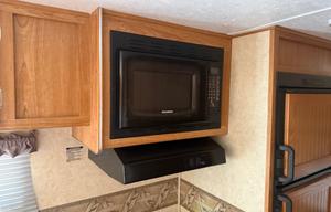 2006 R-Vision Trail Lite 27RK RV rental photo 7