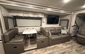 Epic Hurricane Escape Thor Motor Coach 34R Class A
