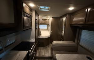 "Dorothy" - Easy Drive-24' Thor Elite - Sleeps 4-6