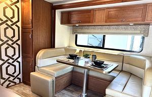 2017 Winnebago Minnie Winnie 27Q
