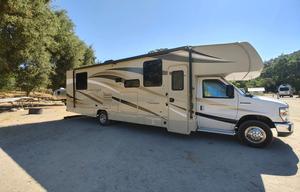 This Classy Class C is Clean, Comfortable & Cozy!