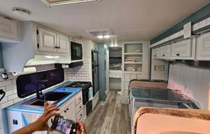 2010 Four Winds RV Chateau 31B