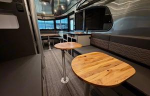 Premium Glamping Airstream Basecamp 20X