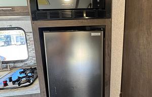 2021 Dutchmen RV Coleman Lantern LT Series 17B RV rental photo 11