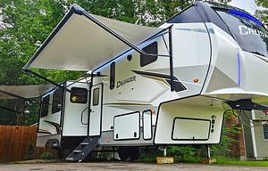 Prime Time RV Crusader 335RLP