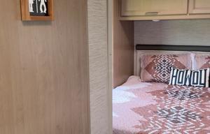 2022 coleman 28CM RV rental photo 10