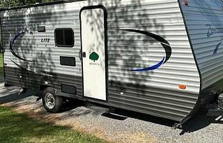 2017 Z 1 Lite ZT19BH RV rental photo 3