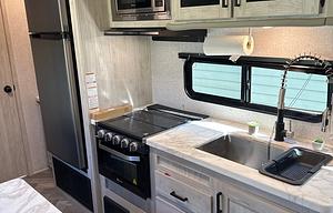 2022 Della Terra 250BH RV rental photo 8