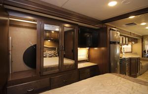 Thor Hurricane 29M | King Bed | Sleeps 6+
