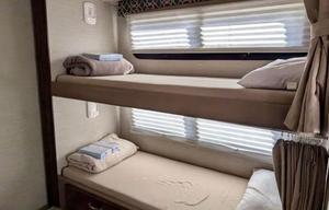 2019 Redhawk 31XL RV rental photo 7