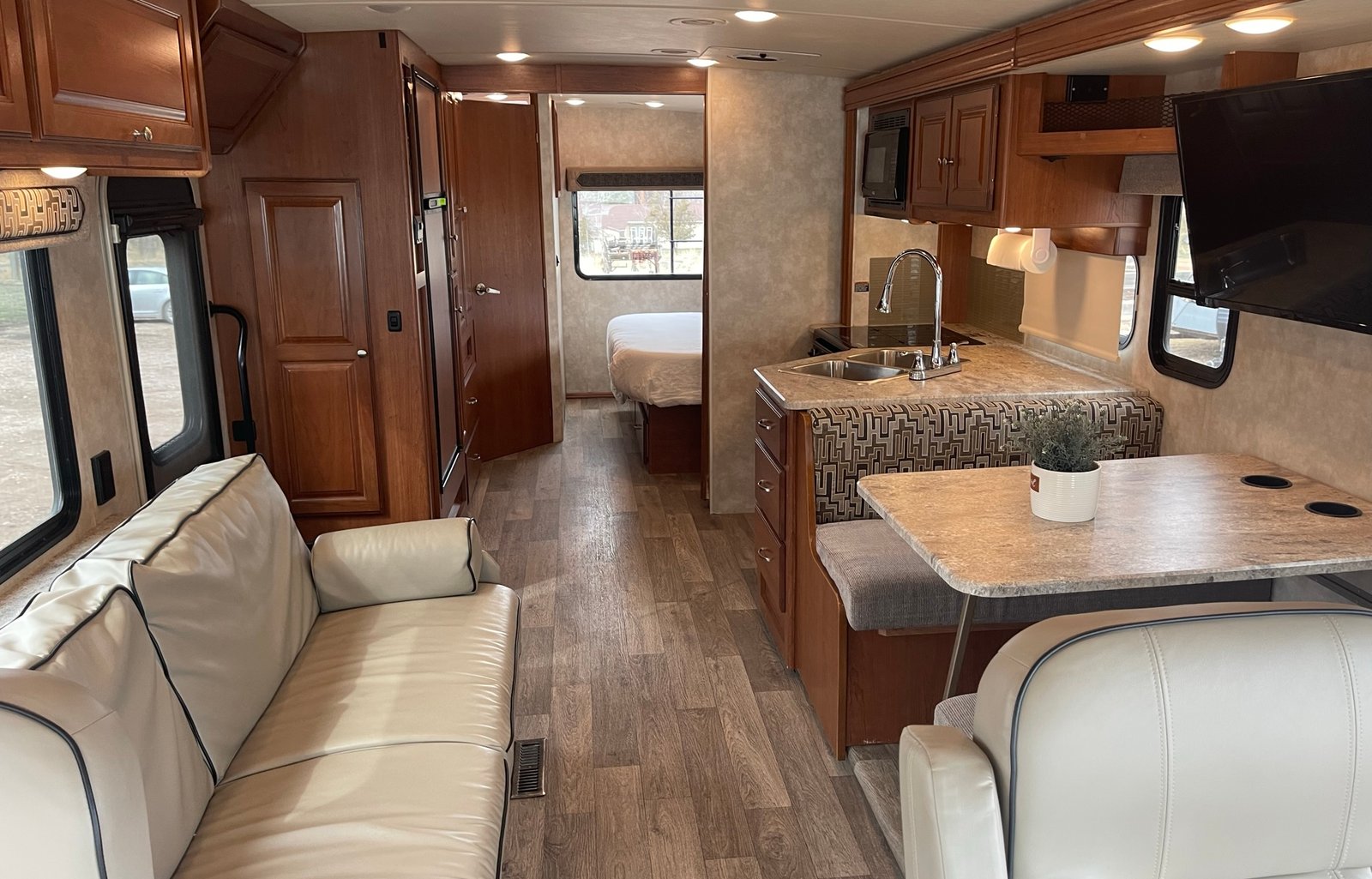2018 Winnebago Vista 29VE
