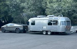 2020 Airstream RV Globetrotter 25FB